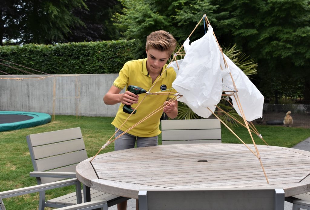 Stan Gebruers (Stanamarenko) werkt aan de marslanding-simulator // posted and photographed by __ Rocket Copywriting //