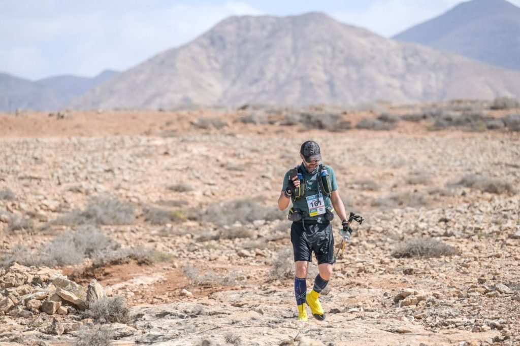 Sven Dekoster tijdens Marathon Des Sables (MDS 2023) in Fuerteventura (9) // __ Rocket Copywriting //
